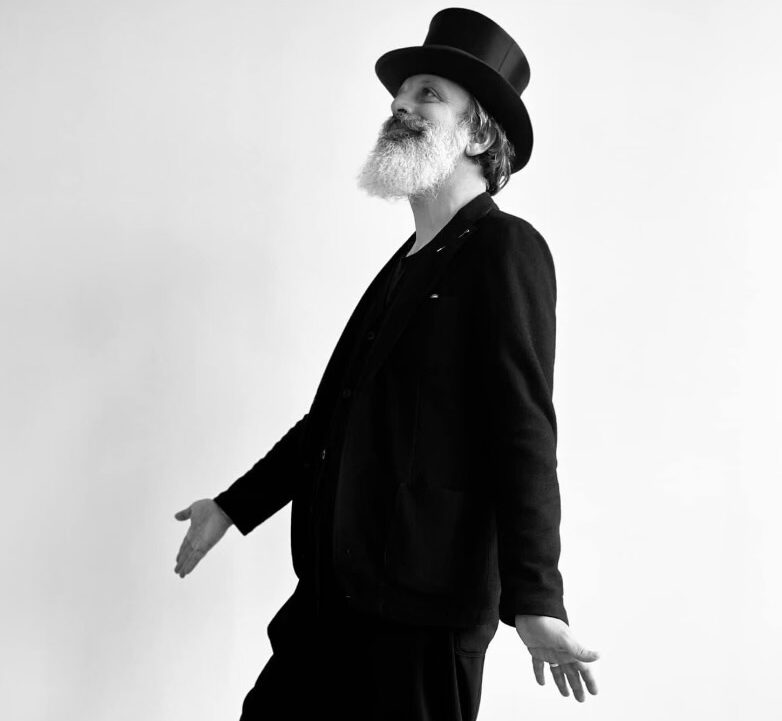 <strong>Enrique Enríquez</strong>